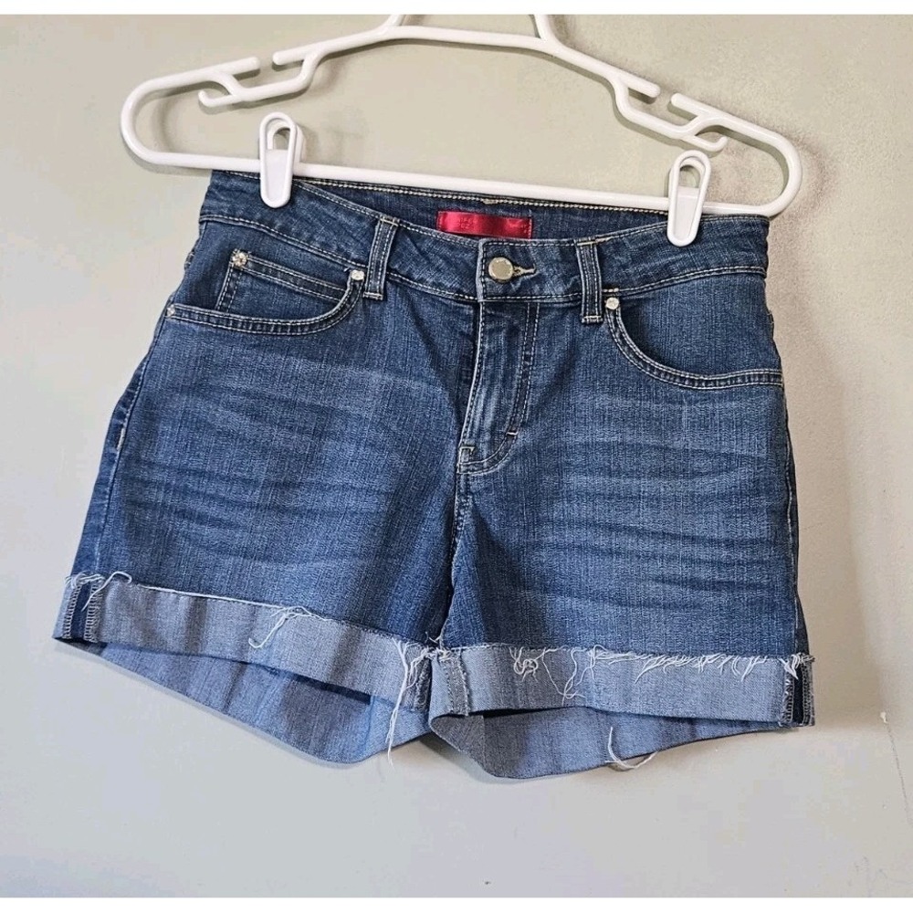 💛💚JLO Women's Blue Jean Stretch Shorts - Size 4 - Cuffed Blue Jean Shorts 🩵💛